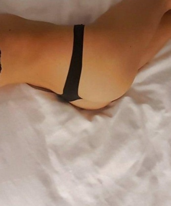 Я прекрасно знаю, как удовлетворить все твои сокровенные желания. В моих руках ты будешь чувствовать себя настоящим королем. У меня есть много возможностей, чтобы сделать наше свидание незабываемым - расслабляющий массаж, страстные игры или просто приятная компания. Фото, которые ты видишь, настоящие и подтверждены отзывами довольных клиентов. Я живу в Москве и готова пригласить тебя к себе или приехать к тебе. 🌟🔥💋 Встречаясь со мной, ты познаешь настоящее блаженство. 6945, 19 лет